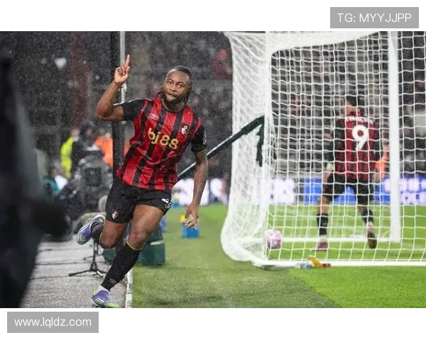 罗马诺称利物浦未报价塞梅约与切尔西沟通后无进展转会传闻降温