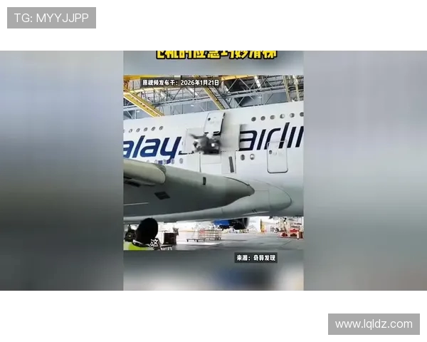 飞机应急滑梯国产化研制成功通过极限测试